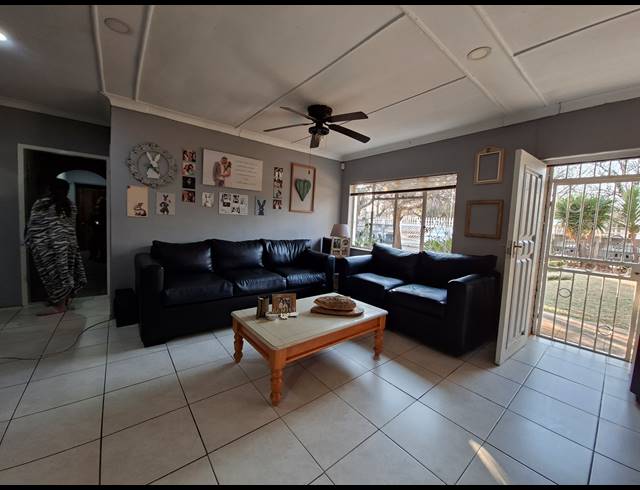 3 BEDROOM HOUSE FOR SALE IN MEYERTON CENTRAL